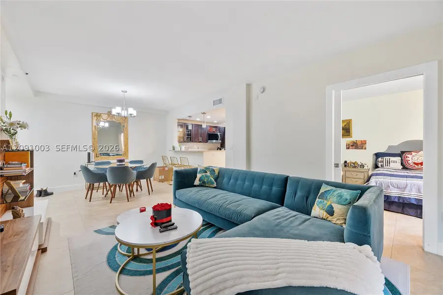 323 Navarre Ave #101, Coral Gables, FL 33134 - #2