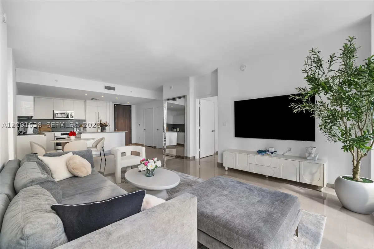 88 SW 7th St #809, Miami, FL 33130 - #1