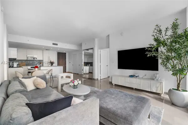 88 SW 7th St #809, Miami, FL 33130