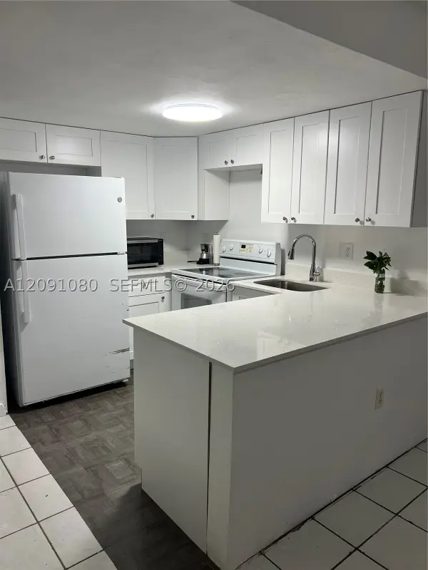 5366 W 26th Ave #121, Hialeah, FL 33016