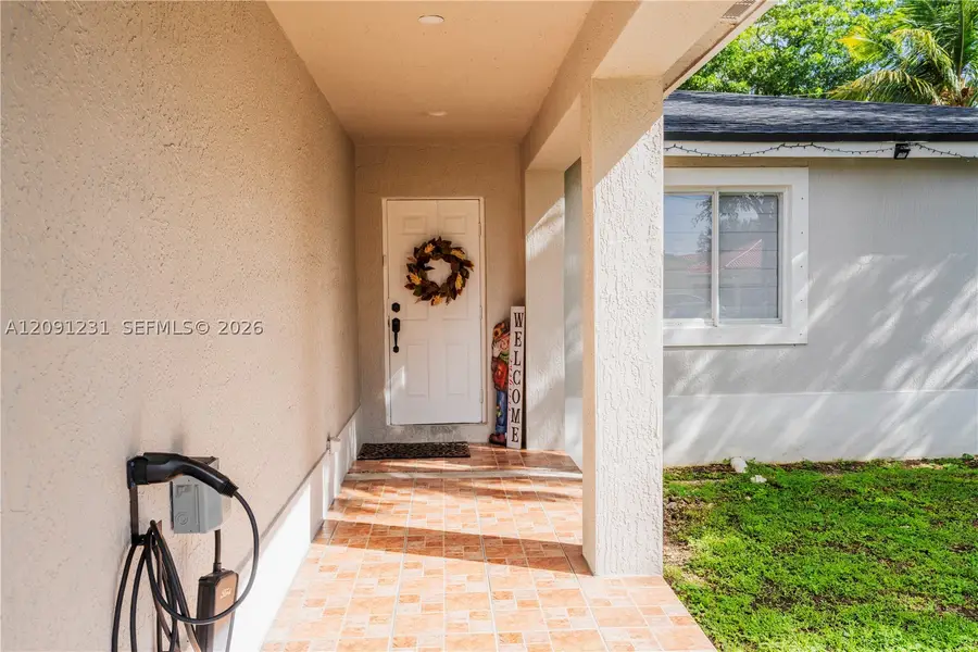 153 NW 6th St, Homestead, FL 33030 - #2