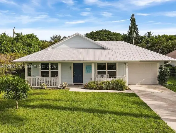 9155 SE Athena St, Hobe Sound, FL 33455