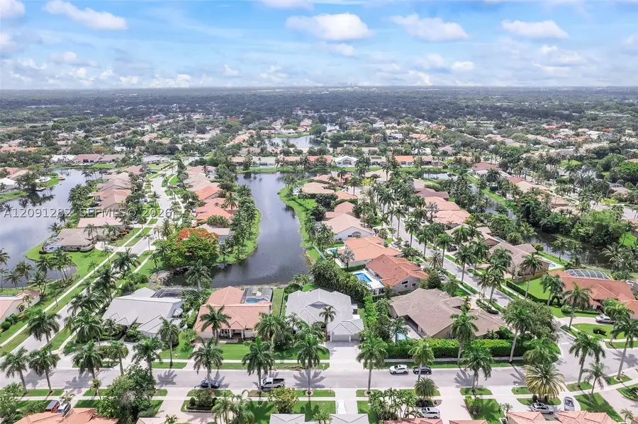 550 NW 110th Ave, Plantation, FL 33324 - #3
