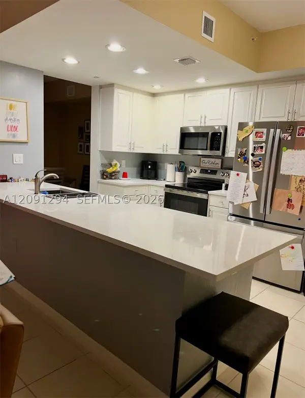 7735 Yardley Dr #213, Tamarac, FL 33321