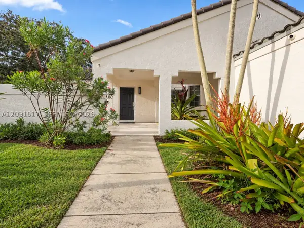 15221 SW 158th St, Miami, FL 33187