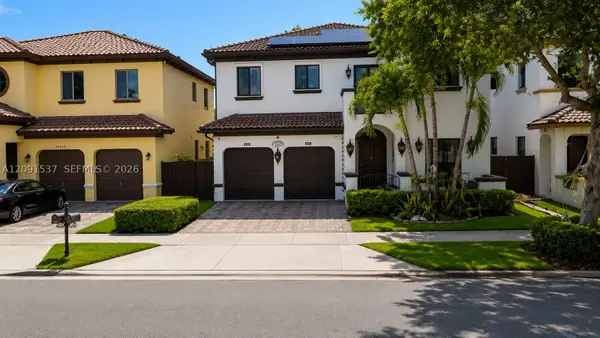 22673 SW 105th Ave, Miami, FL 33190