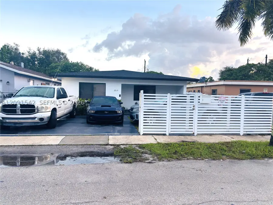 2221 Charleston St, Hollywood, FL 33020 - #2