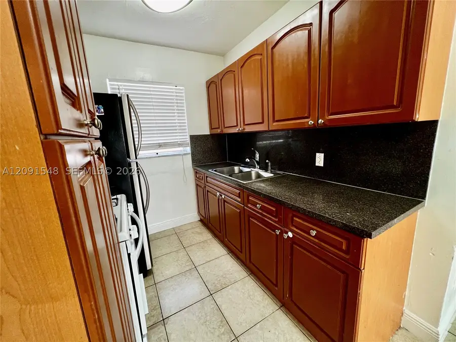 2072 NE 169th St #8, North Miami Beach, FL 33162 - #3