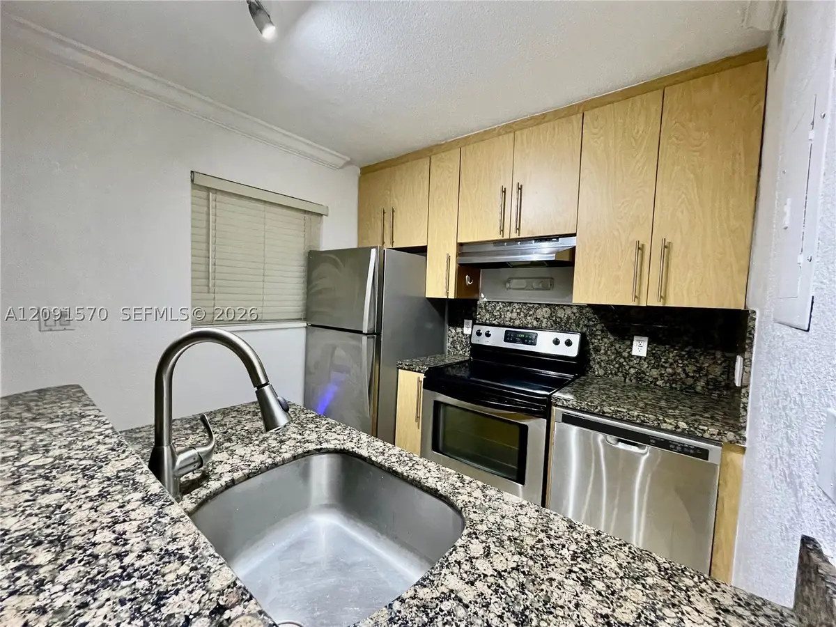 811 NE 14th Pl #4, Fort Lauderdale, FL 33304 - #1