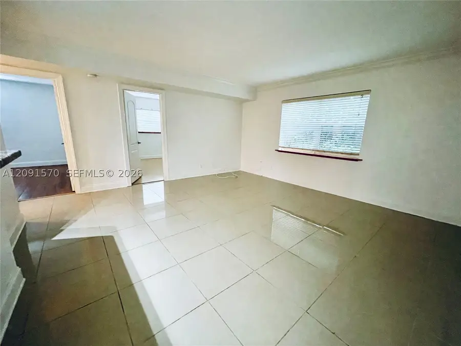 811 NE 14th Pl #4, Fort Lauderdale, FL 33304 - #3