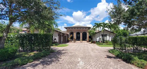 12965 SW 197th St, Miami, FL 33177