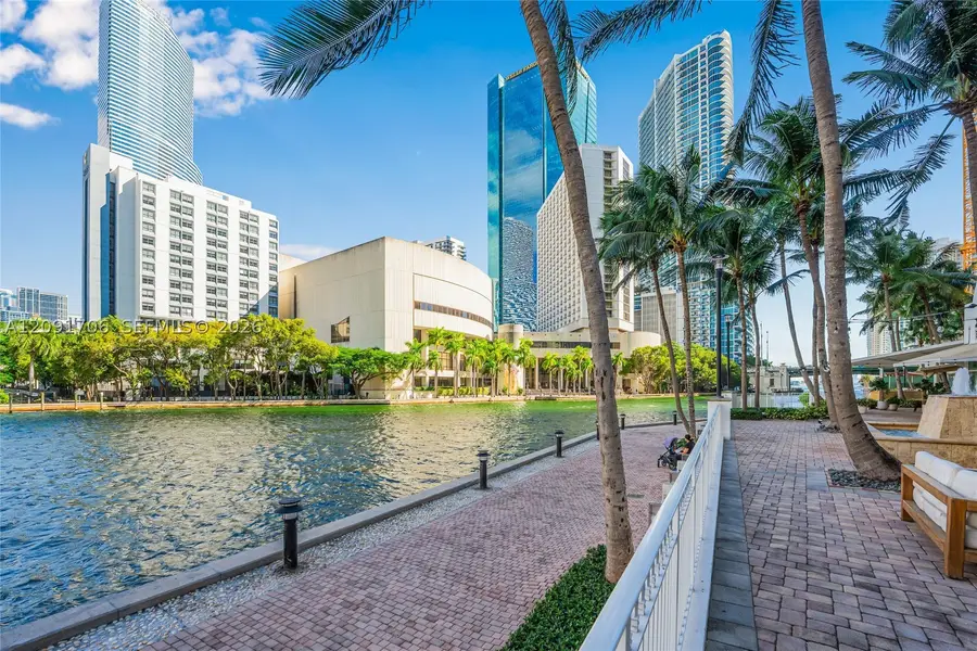 31 SE 5th St #409, Miami, FL 33131 - #3