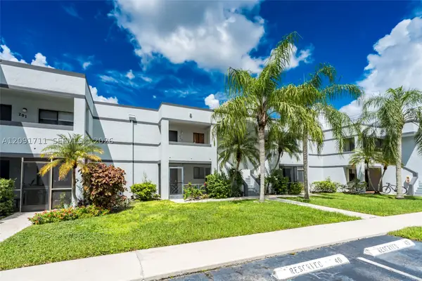 161 Lakeview Dr #202, Weston, FL 33326