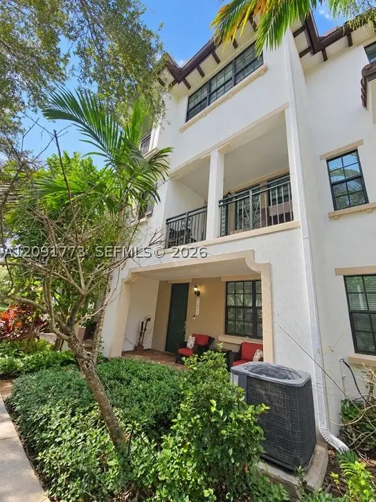 11355 SW 14th St, Pembroke Pines, FL 33025