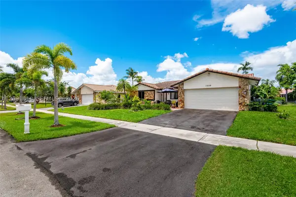 7609 Sunflower Dr, Margate, FL 33063