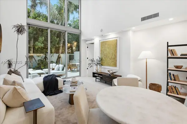 2200 Brickell Ave #GV04, Miami, FL 33129