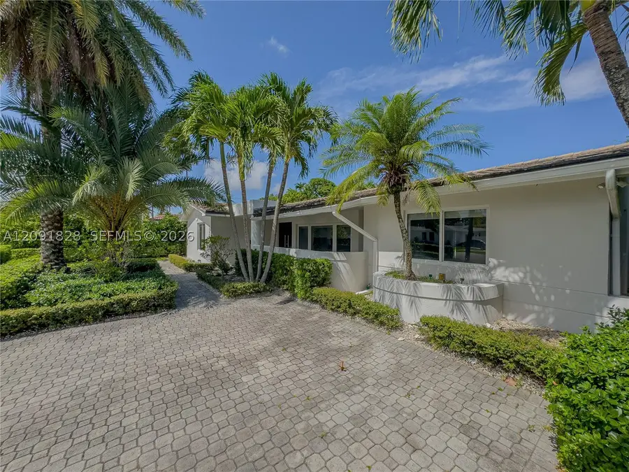 20405 NE 22nd Pl, Miami, FL 33180 - #2