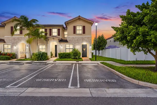 10496 W 33rd Ln, Hialeah, FL 33018