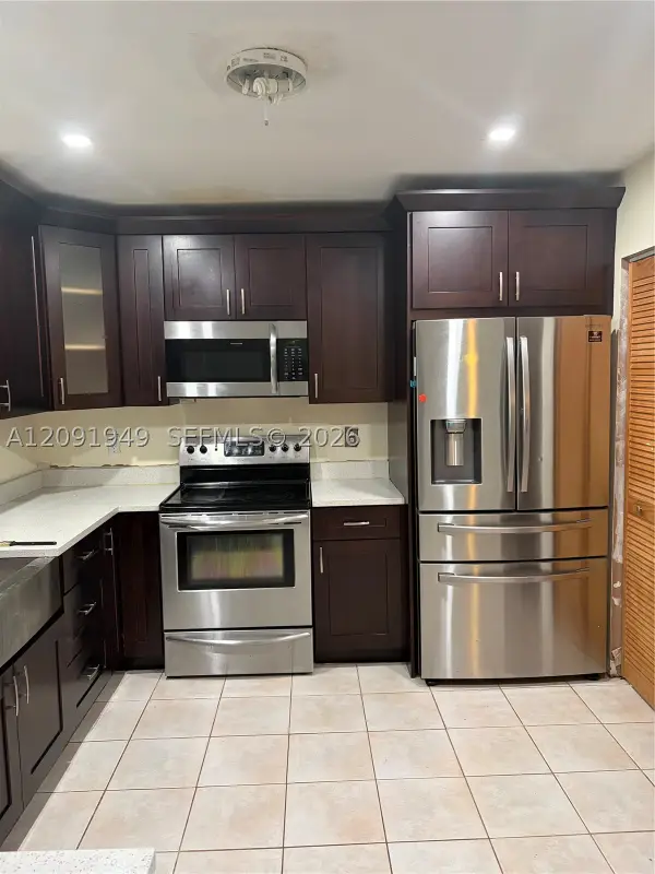 10837 NW 8th St, Pembroke Pines, FL 33026