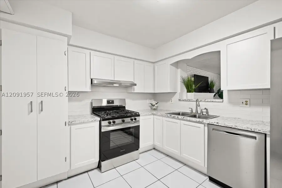 401 SW 72nd Ave, Pembroke Pines, FL 33023 - #3