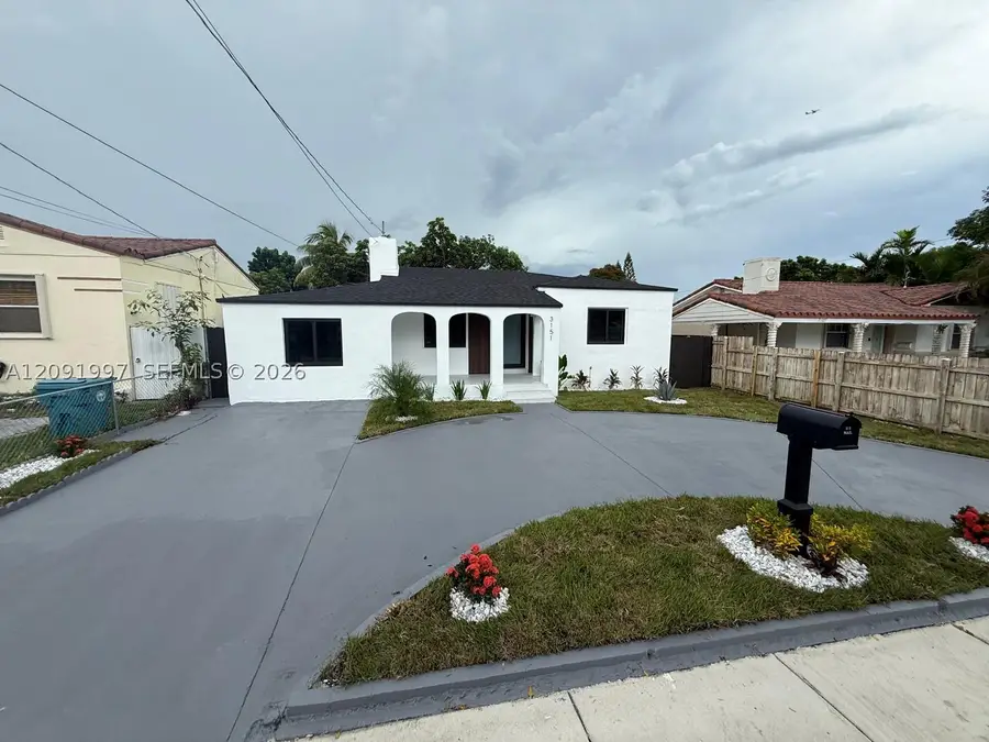 3151 NW 2nd St, Miami, FL 33125 - #2
