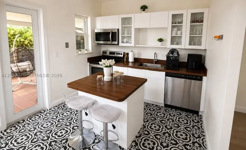 985 SW 10th St, Miami, FL 33130 - #3