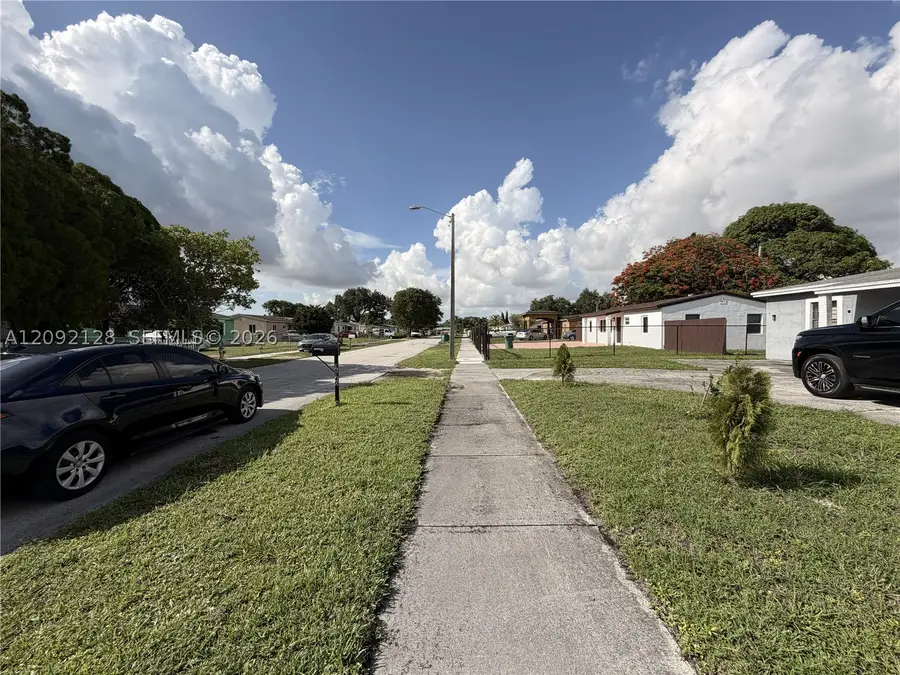 16140 NW 28th Ct, Miami Gardens, FL 33054 - #3
