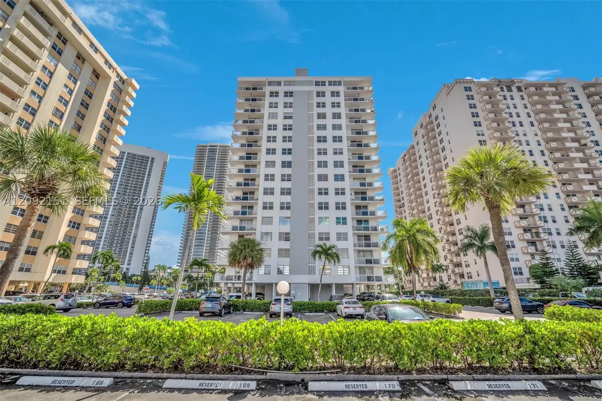 1849 S Ocean Dr #PH3, Hallandale Beach, FL 33009 - #1