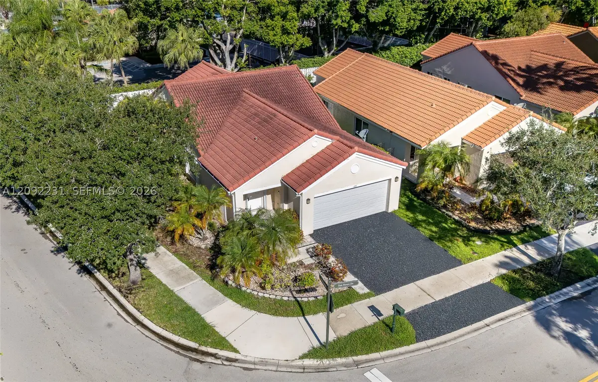 890 San Remo Dr, Weston, FL 33326 - #1