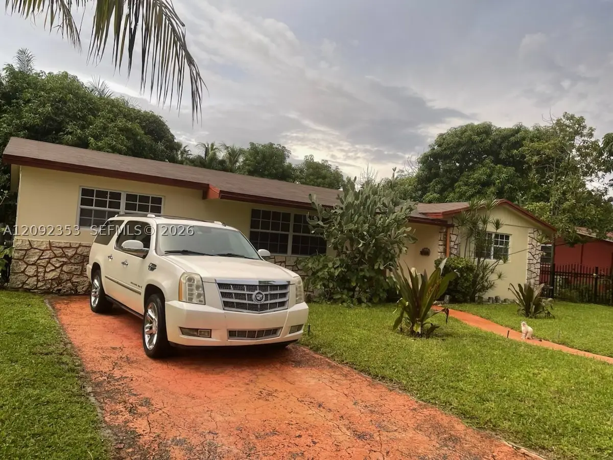 121 NE 173rd St, Miami, FL 33162 - #1