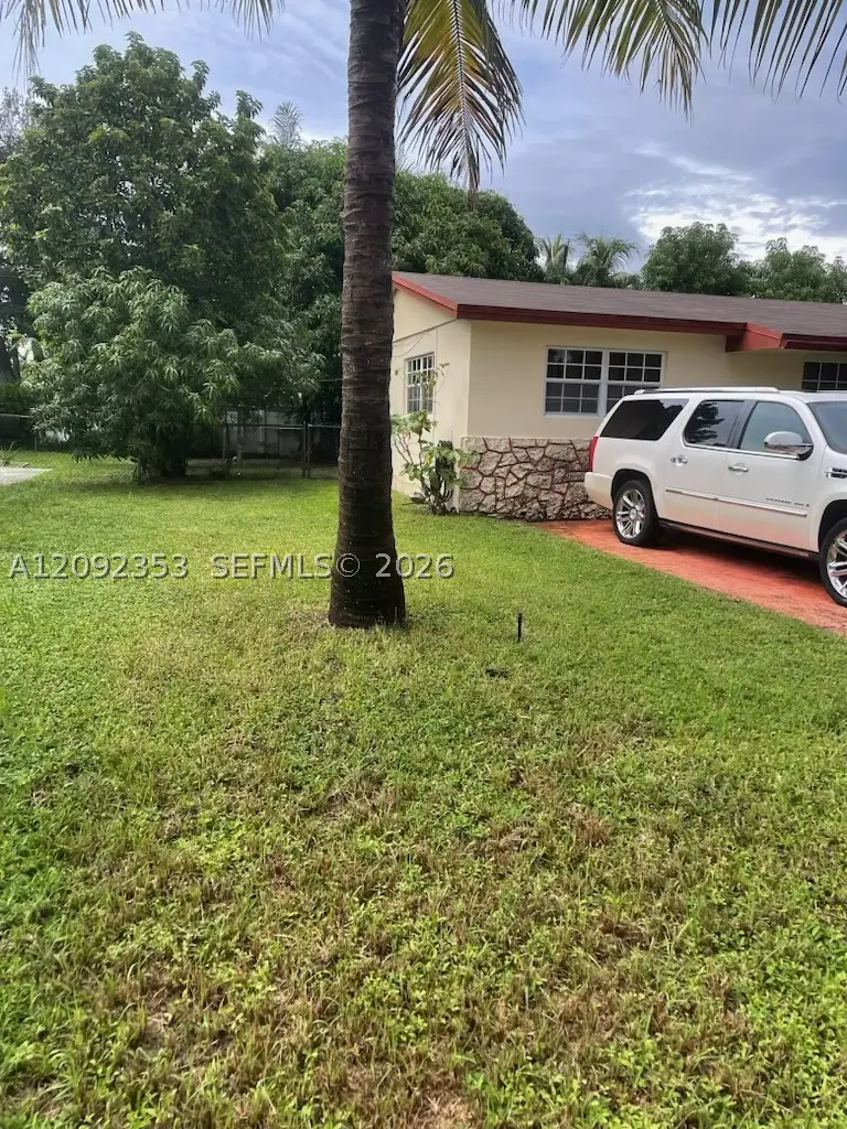 121 NE 173rd St, Miami, FL 33162 - #2