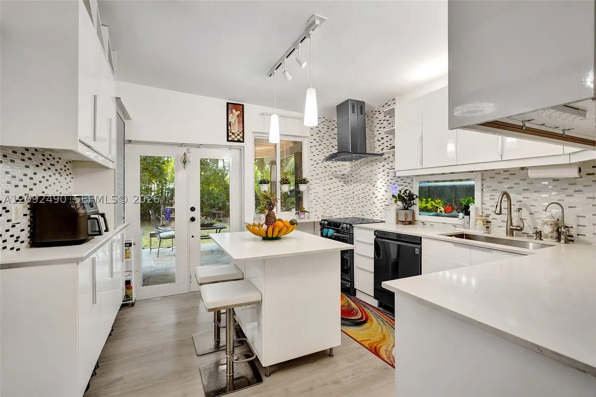 860 NE 127th St, North Miami, FL 33161 - #1