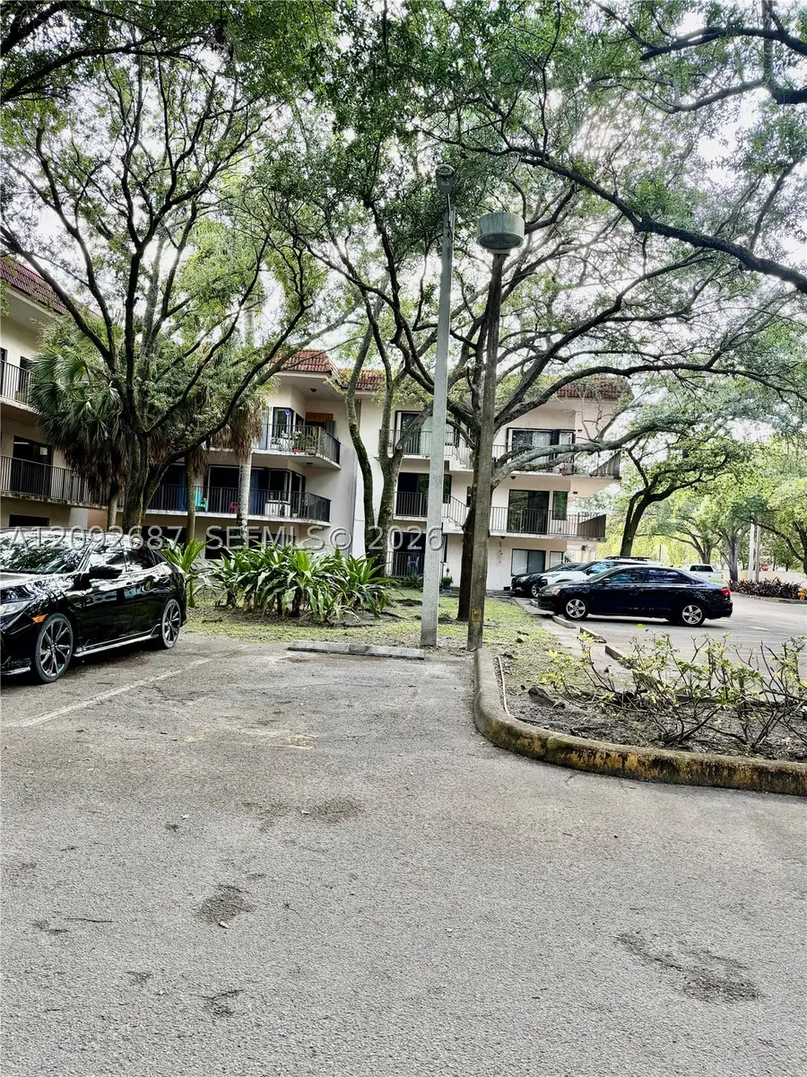 4725 SW 62nd Ave #104, Davie, FL 33314 - #2