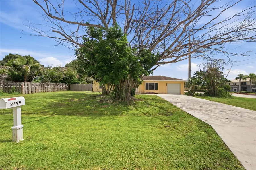 2299 SE Glover St, Port Saint Lucie, FL 34984 - #2