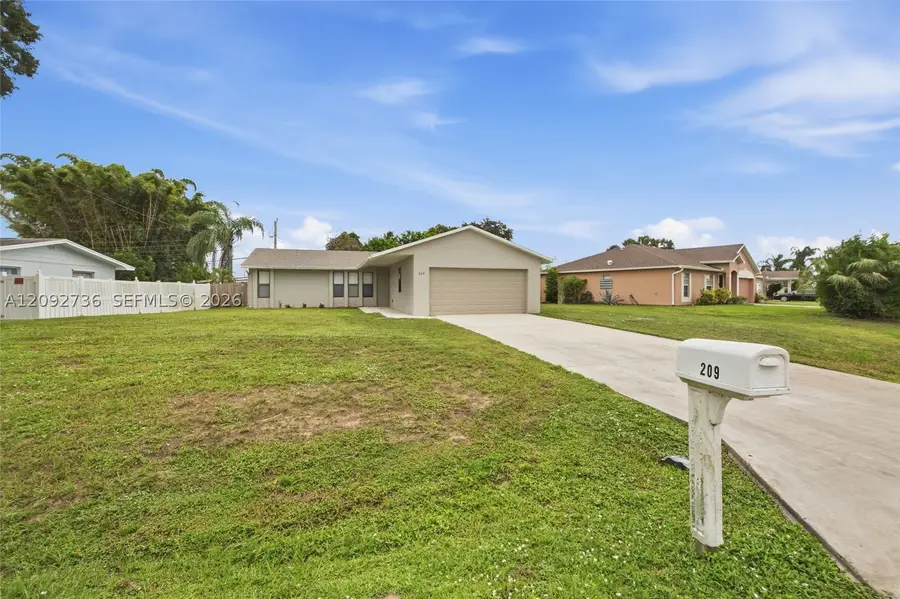 209 W Arbor Ave, Port Saint Lucie, FL 34952 - #2