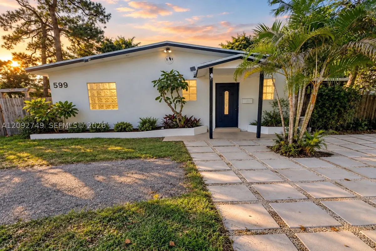 599 NE 35th St, Oakland Park, FL 33334 - #1