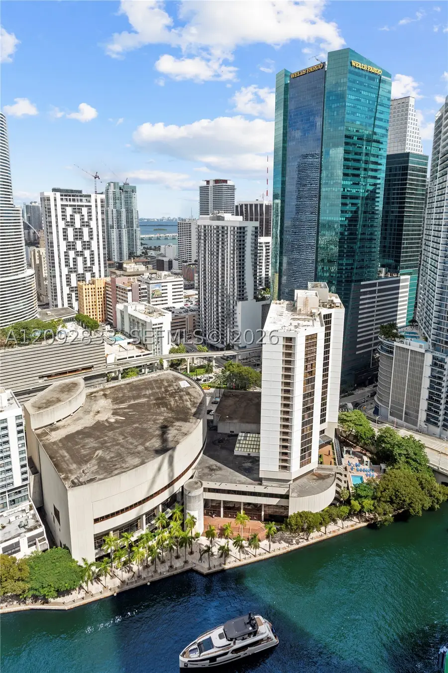 31 SE 5th St #4018, Miami, FL 33131 - #2