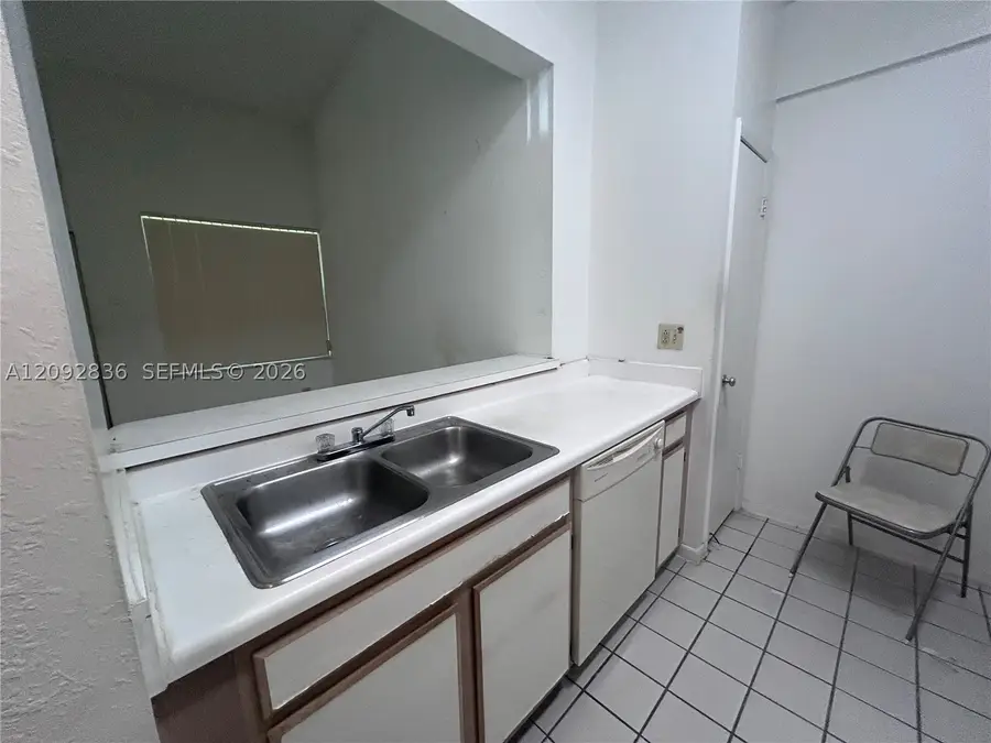 2890 N Oakland Forest Dr #202, Oakland Park, FL 33309 - #3