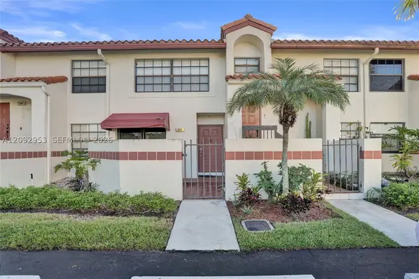 105 Liberty Ct, Deerfield Beach, FL 33442