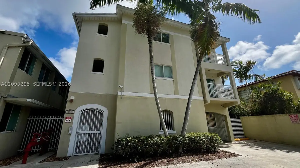 695 SW 11th St #204, Miami, FL 33129 - #1