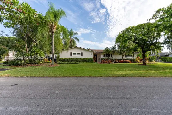 9761 SW 123rd St, Miami, FL 33176