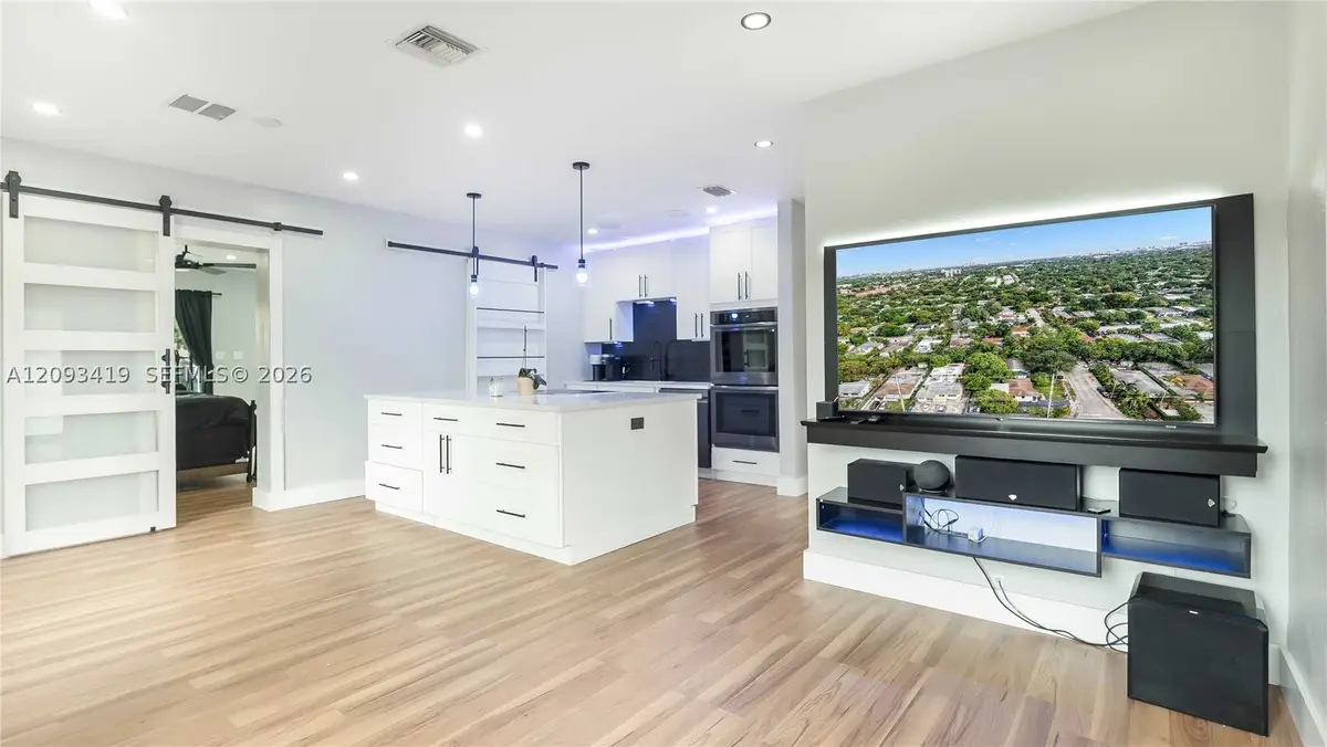 817 NW 17th St, Fort Lauderdale, FL 33311 - #1