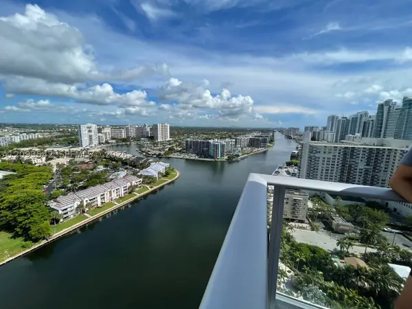 4010 S Ocean Dr #R1902, Hollywood, FL 33019