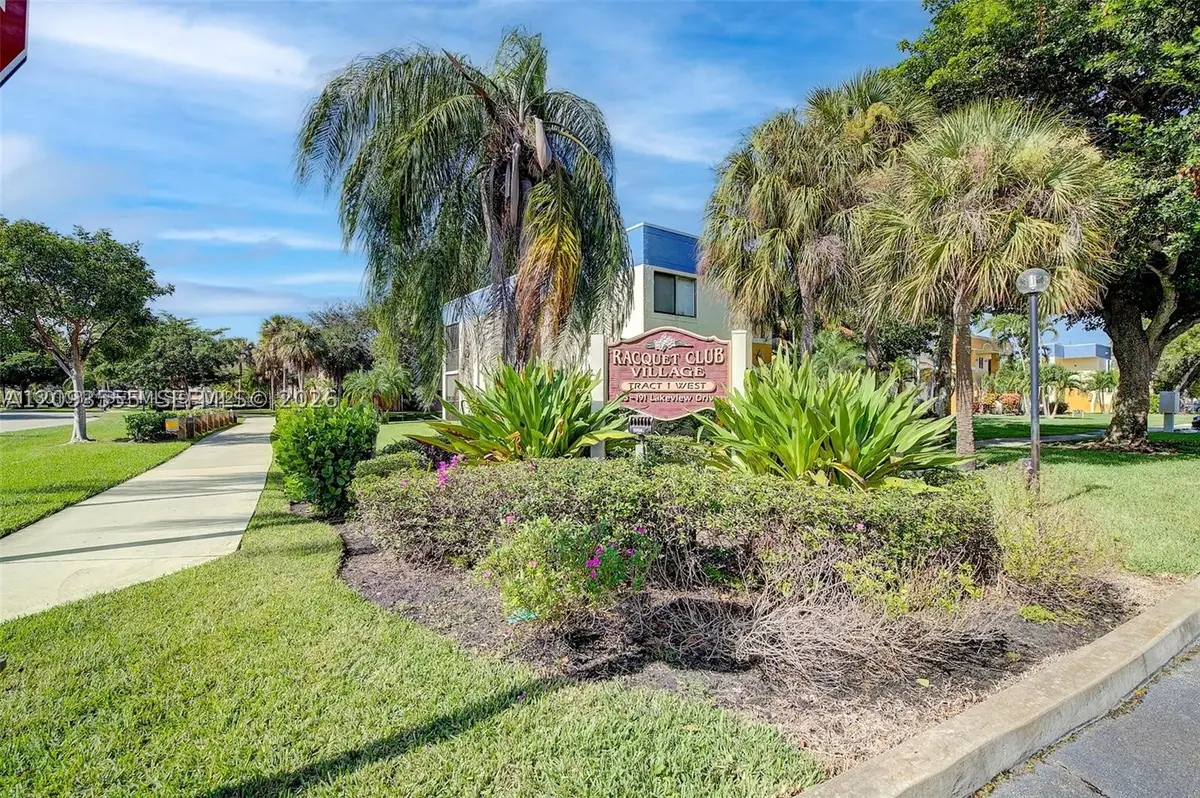 165 Lakeview Dr #201, Weston, FL 33326 - #1