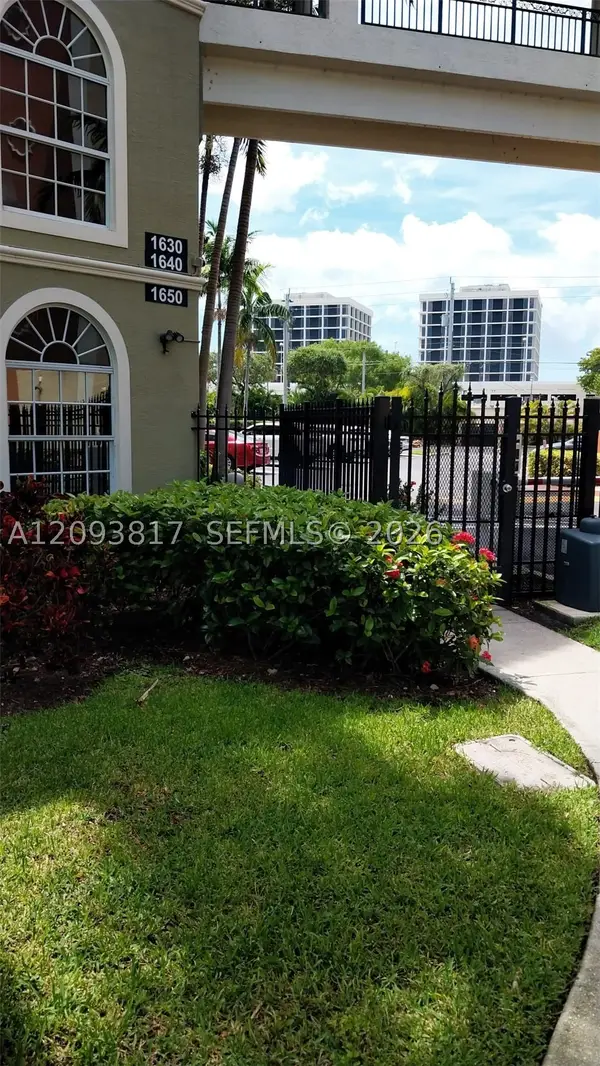 1640 Presidential Way #103, West Palm Beach, FL 33401