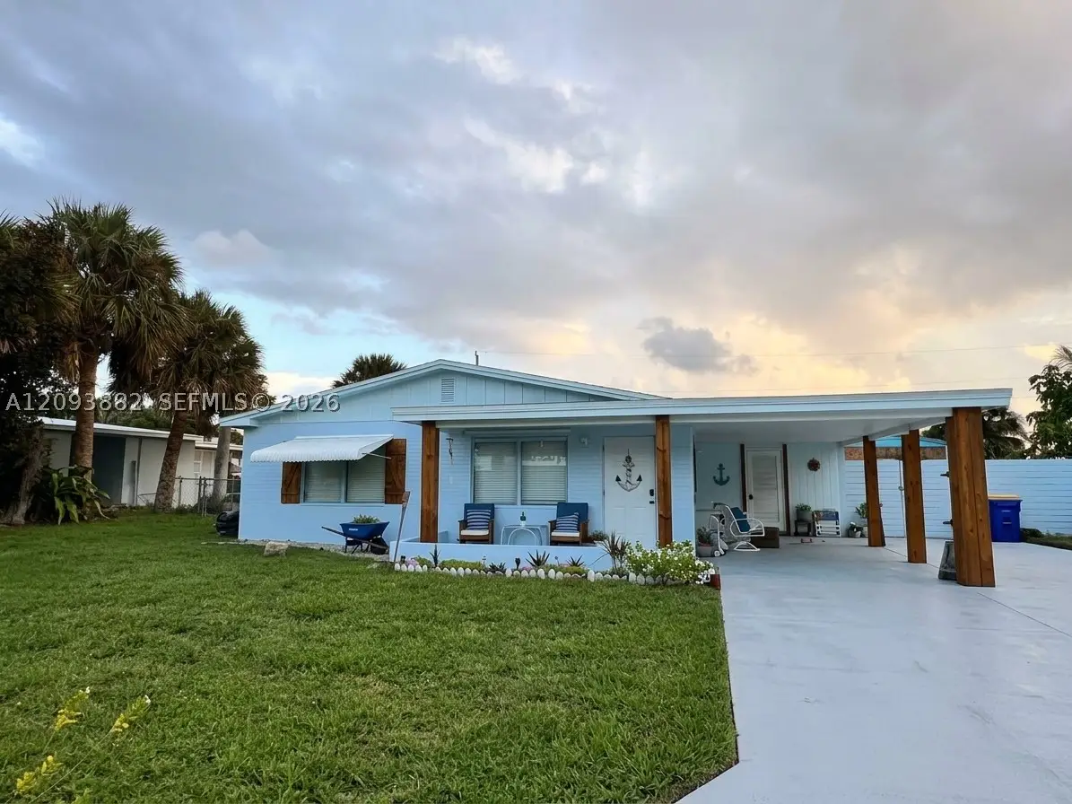 1684 NE Hilltop St, Jensen Beach, FL 34957 - #1