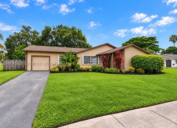 908 Cardinal Pl, Homestead, FL 33035