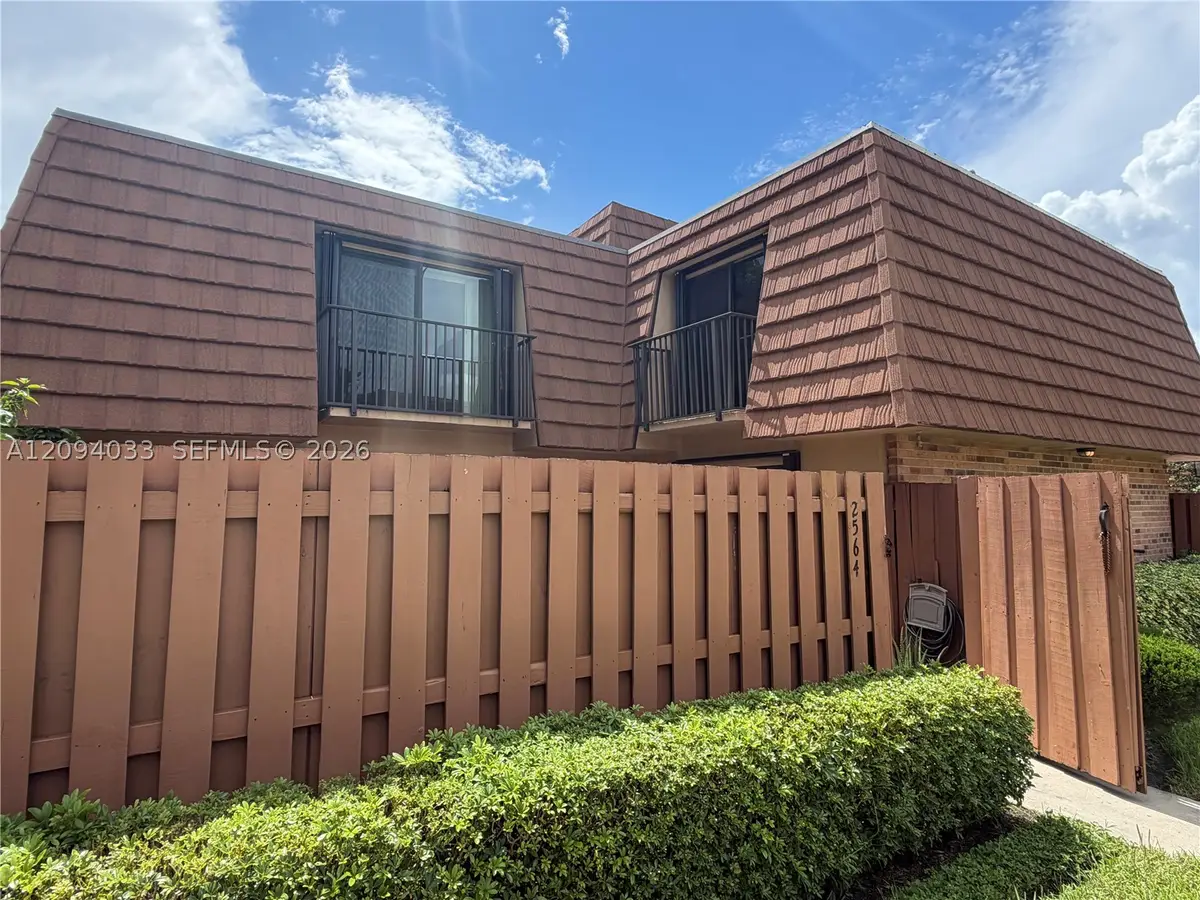 2564 Lakeview Ct, Cooper City, FL 33026 - #1