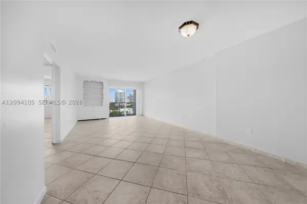 400 Kings Point Dr #1427, Sunny Isles Beach, FL 33160