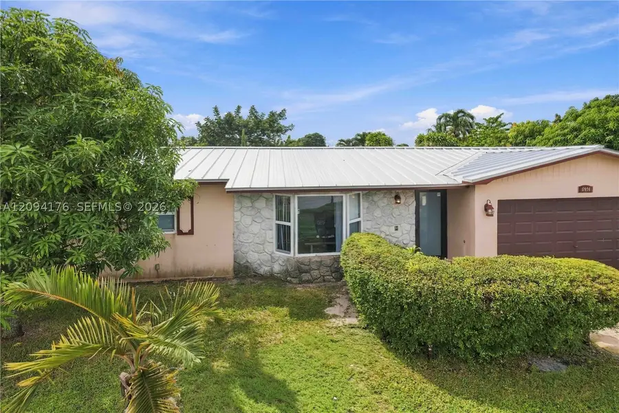 6924 NW 9th St, Margate, FL 33063 - #3